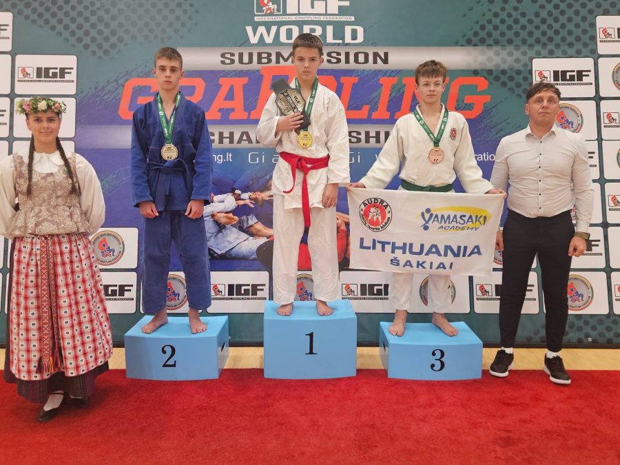 Šakių sporto klubo „Audra“ sportininkai iš pasaulio graplingo čempionato parvežė 11 medalių
