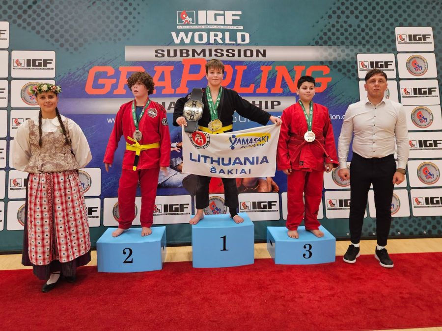 Šakių sporto klubo „Audra“ sportininkai iš pasaulio graplingo čempionato parvežė 11 medalių