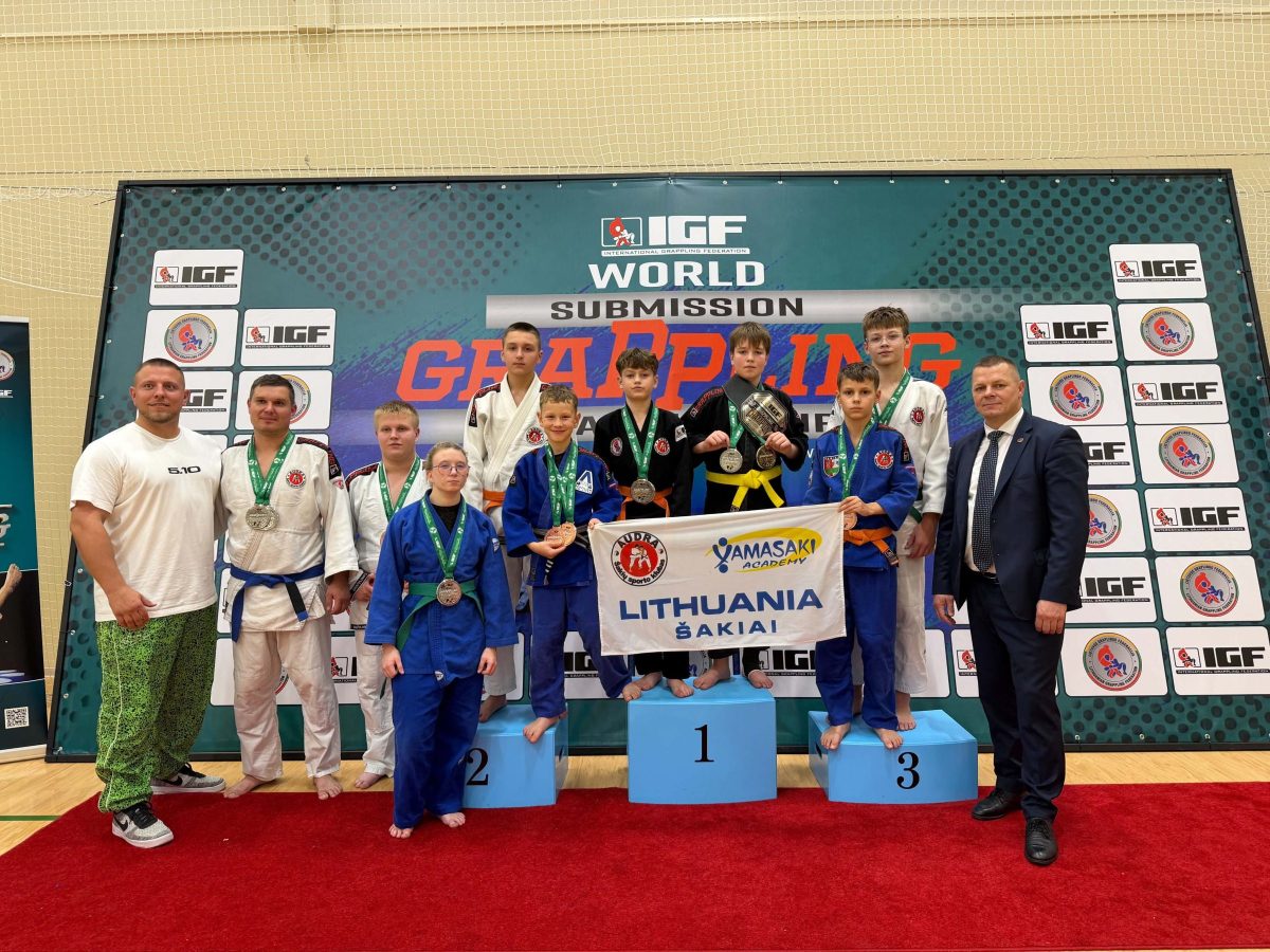 Šakių sporto klubo „Audra“ sportininkai iš pasaulio graplingo čempionato parvežė 11 medalių