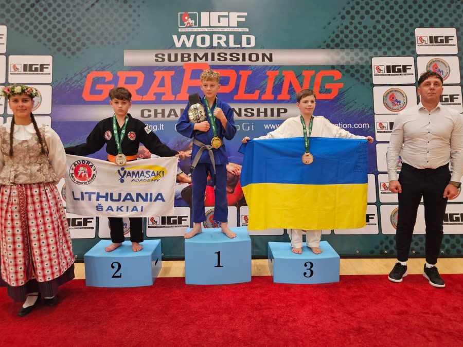Šakių sporto klubo „Audra“ sportininkai iš pasaulio graplingo čempionato parvežė 11 medalių